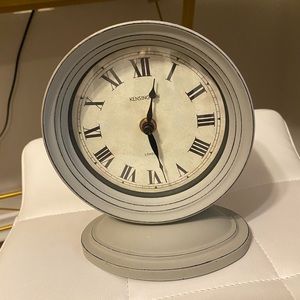 Mini desk clock